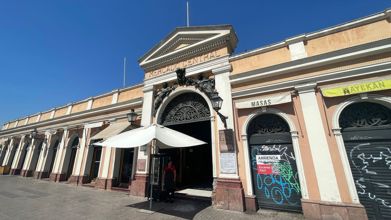 santiago central market entrance
