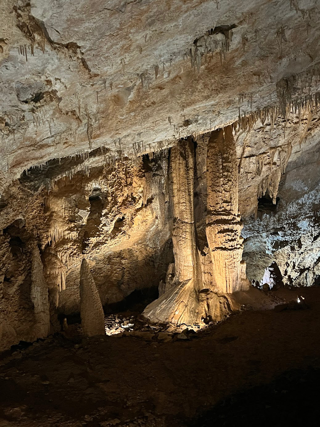 lipa cave1