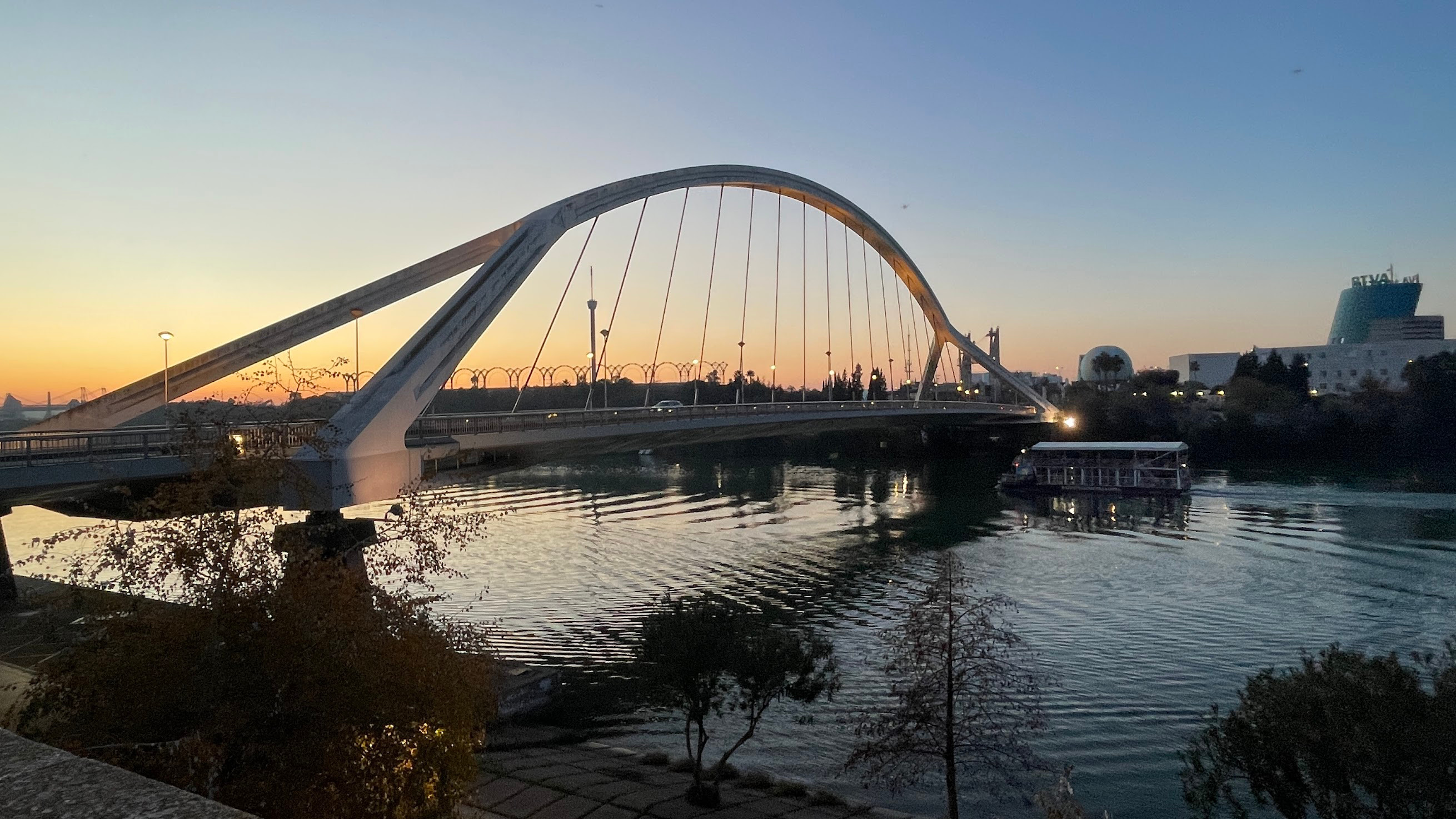 sevilla modern bridge