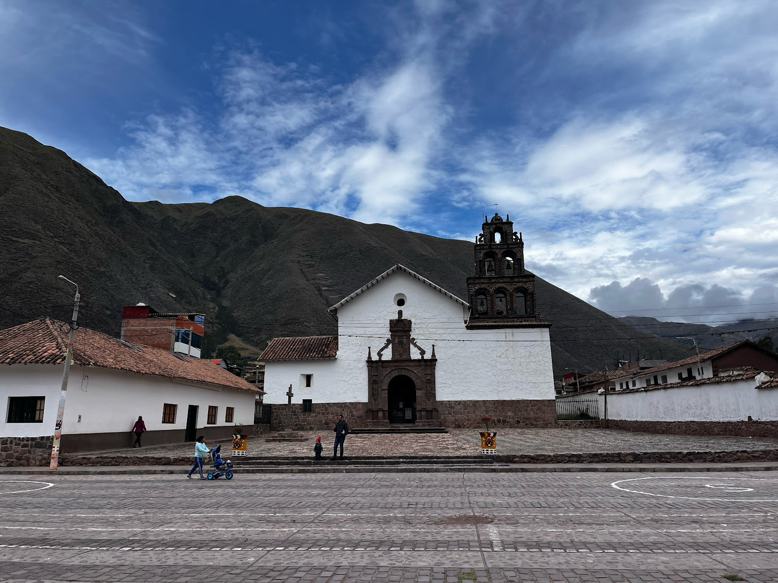 sun road church exterior