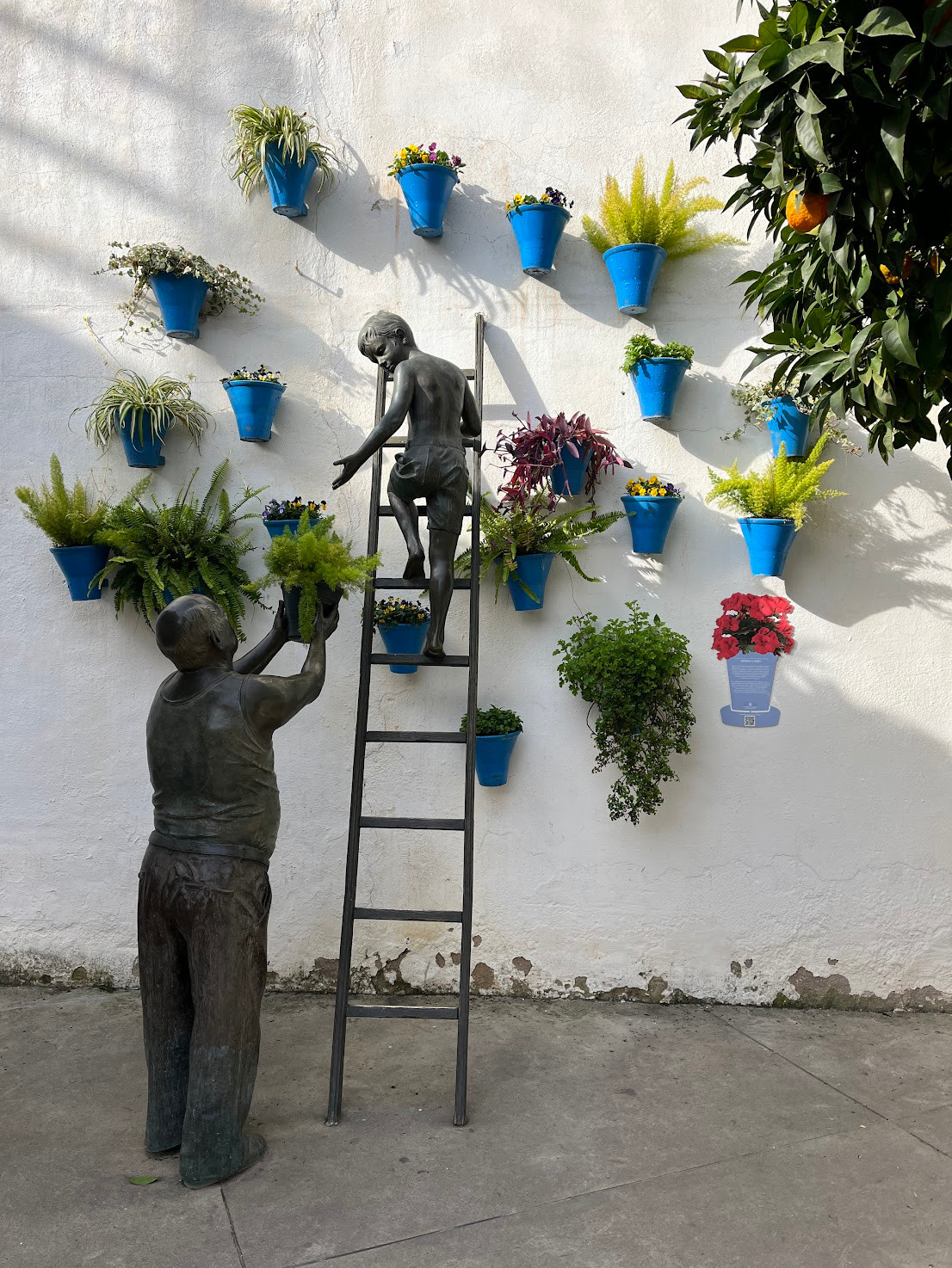 cordoba garden statue