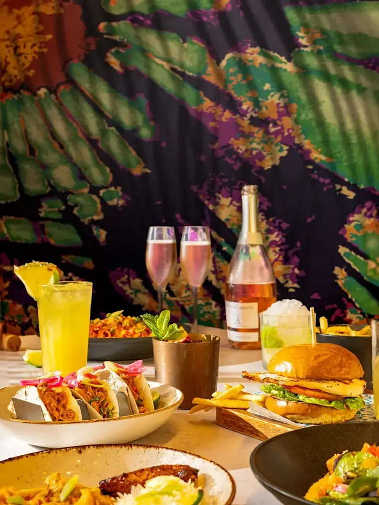 768 x 1024 - Mobile - Bottomless Brunch