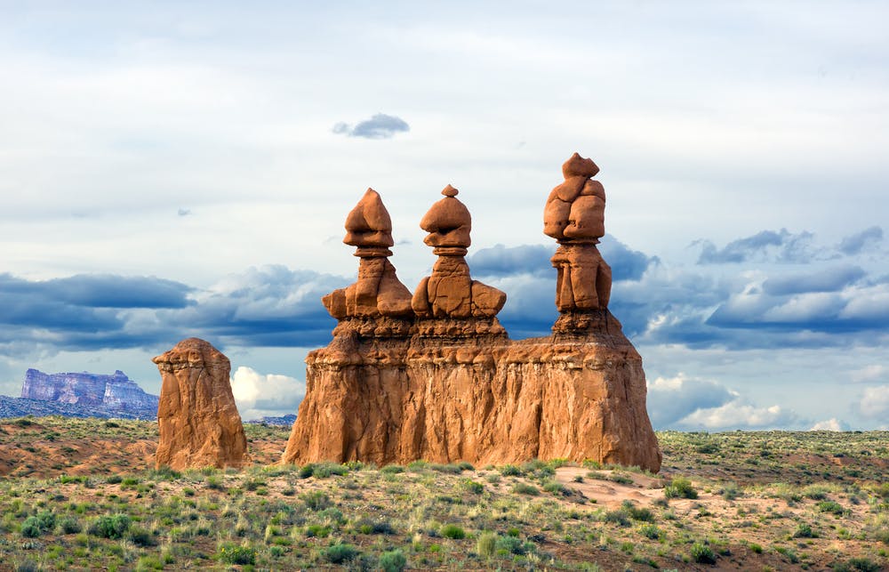 are dogs allowed in goblin valley state park