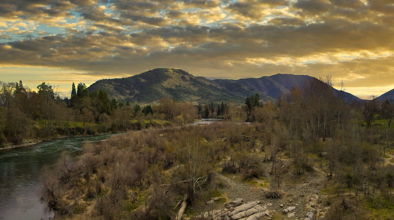 Valley of the Rogue State Park