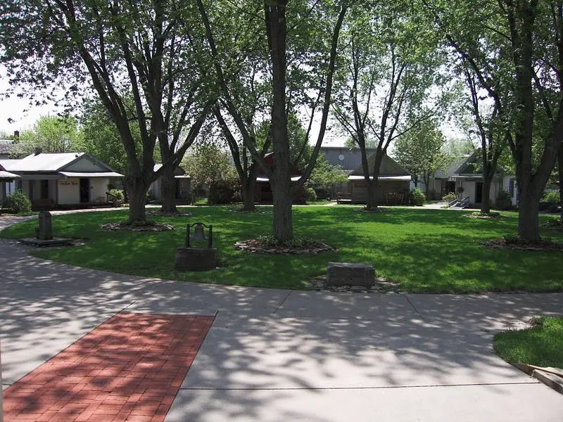 Chicago to Niagara Falls Road Trip Section Image