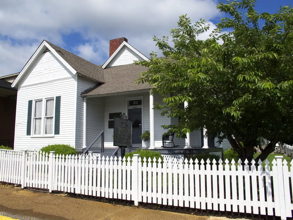 Memphis to Nashville Road Trip Section Image