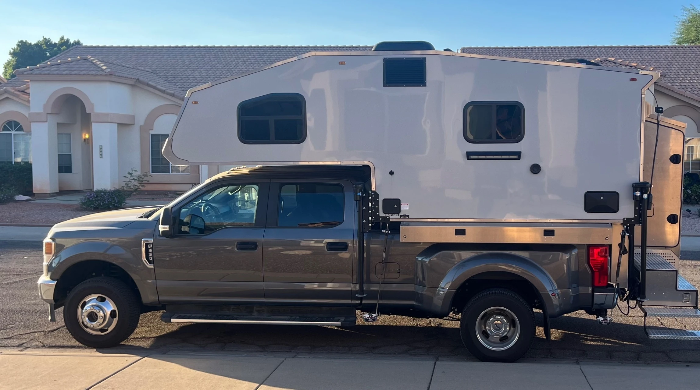 Camino 88 Truck Camper