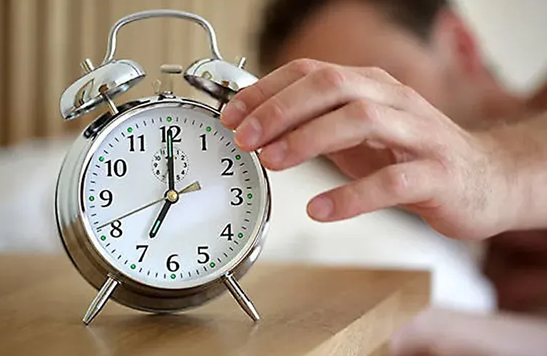 二度寝しても、睡眠時間がバラバラでも、起床時間をそろえることが大事!