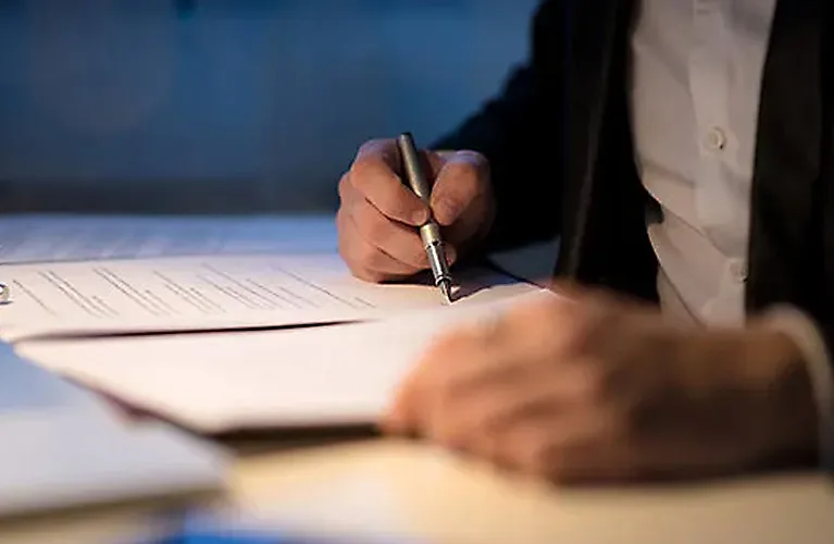 背筋を伸ばして仕事のラストスパート!