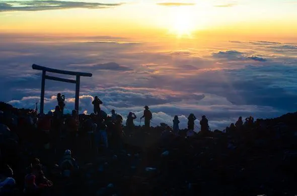 一度は登りたい！登山ガイドに学ぶ、オトナの富士山の魅力[後編]