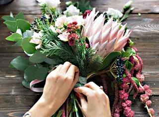 華道師範に学ぶ、秋花でモダンな「おもてなし」