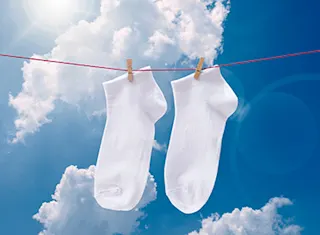 自宅できれいに！しつこい頑固な靴下汚れの落とし方