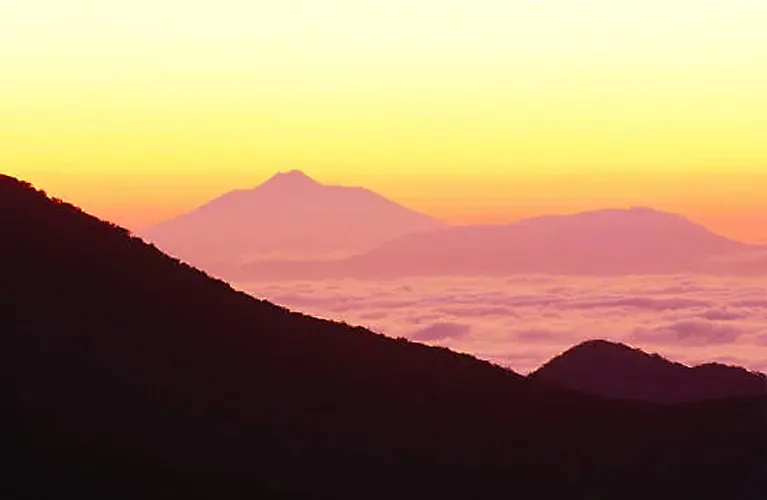 知床は人間の立ち入れない自然の偉大さ、深遠さを体で学べる場所