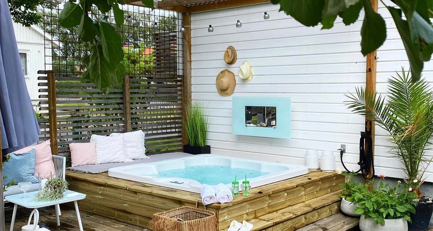 Sannas Cello spabad, inbyggt i altanen