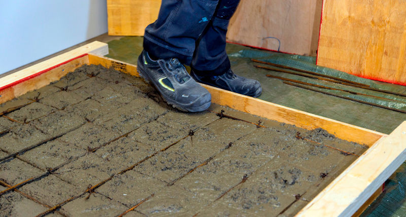 Fäst armeringsjärnen ordentligt i betongen