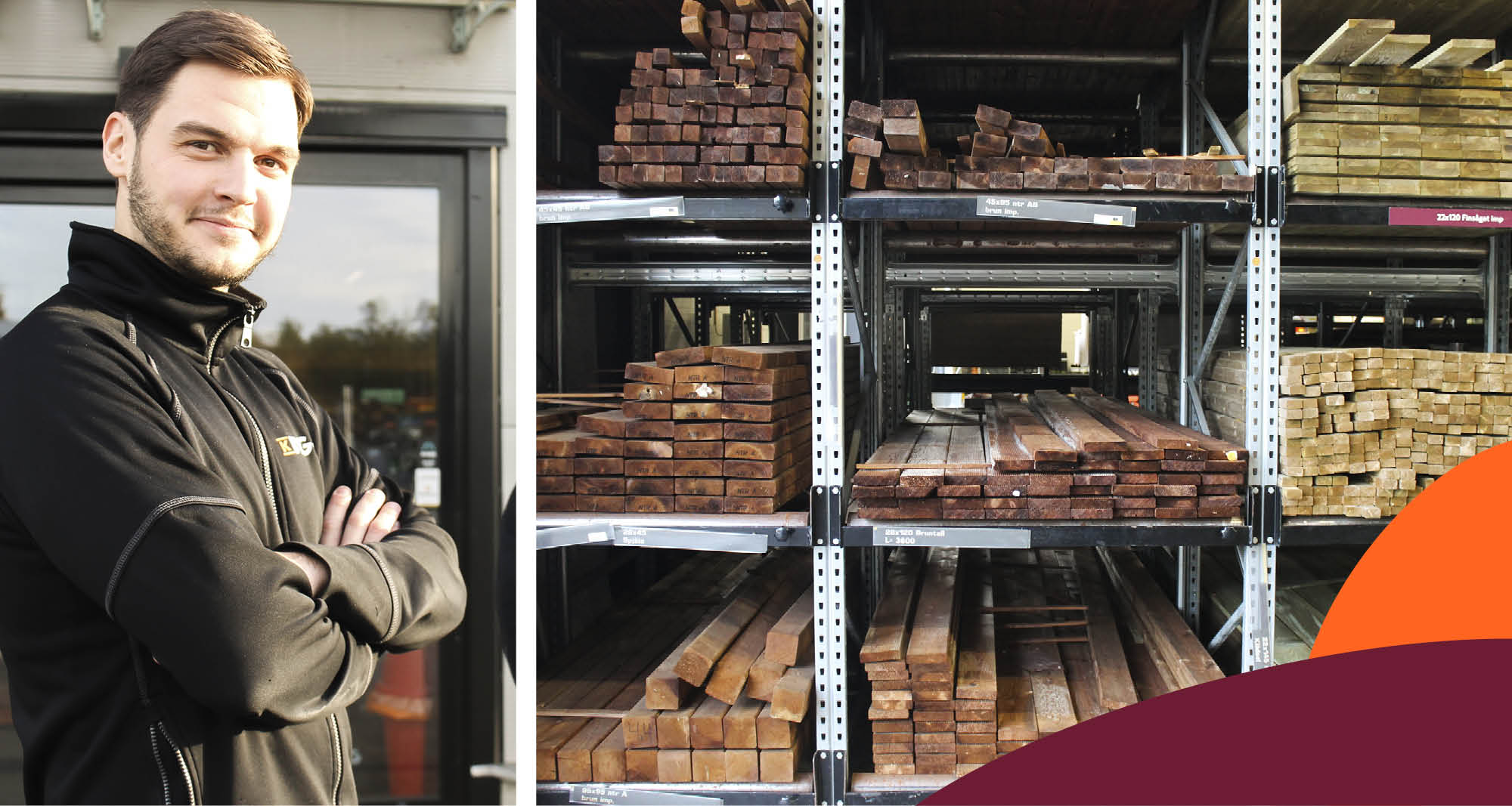 Person i svart jacka med armar i kors utanför butik, bredvid hyllor fyllda med bruna träplankor.