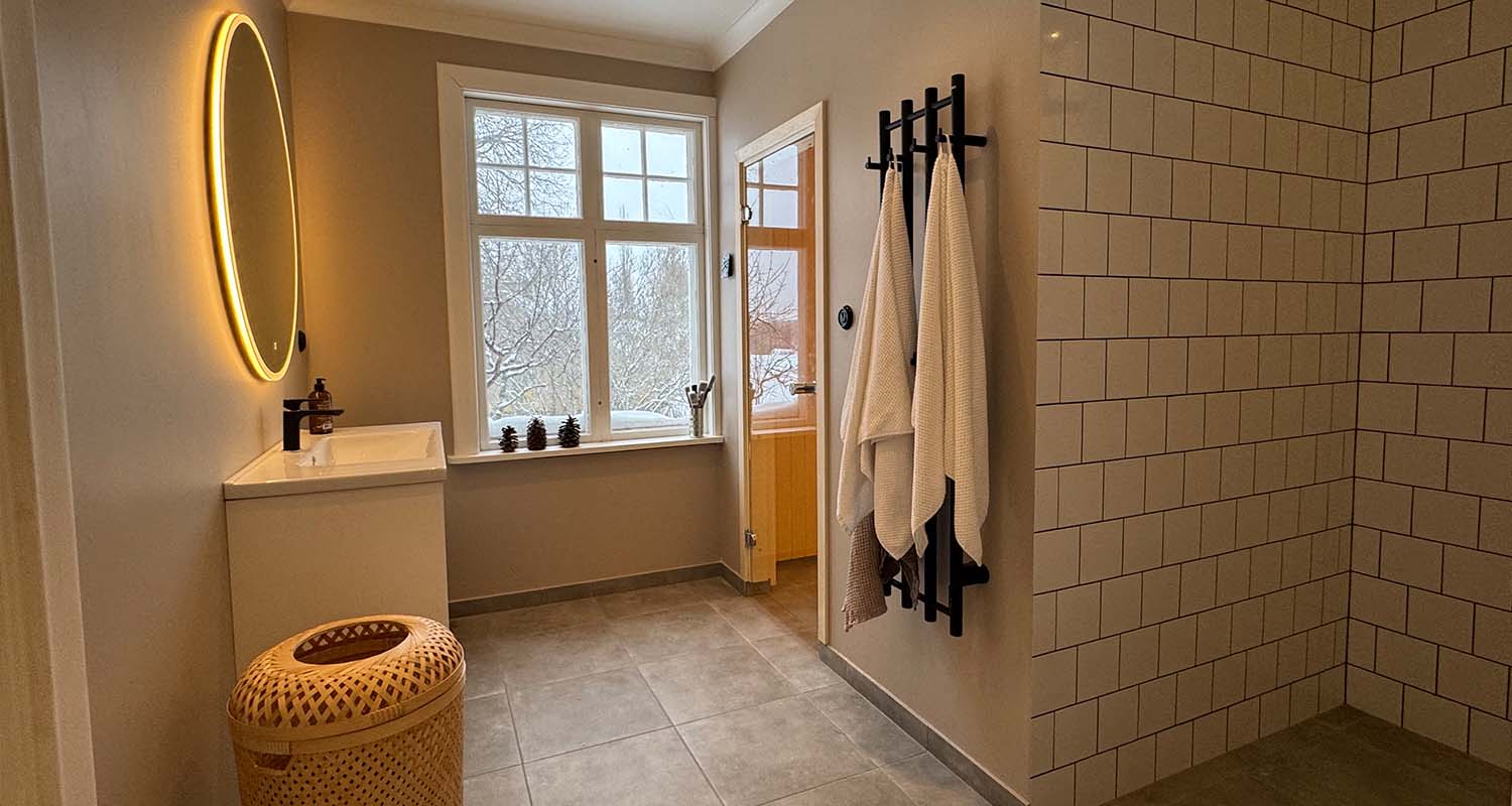 Badrumsrenovering som är klar med möbler från Hafa