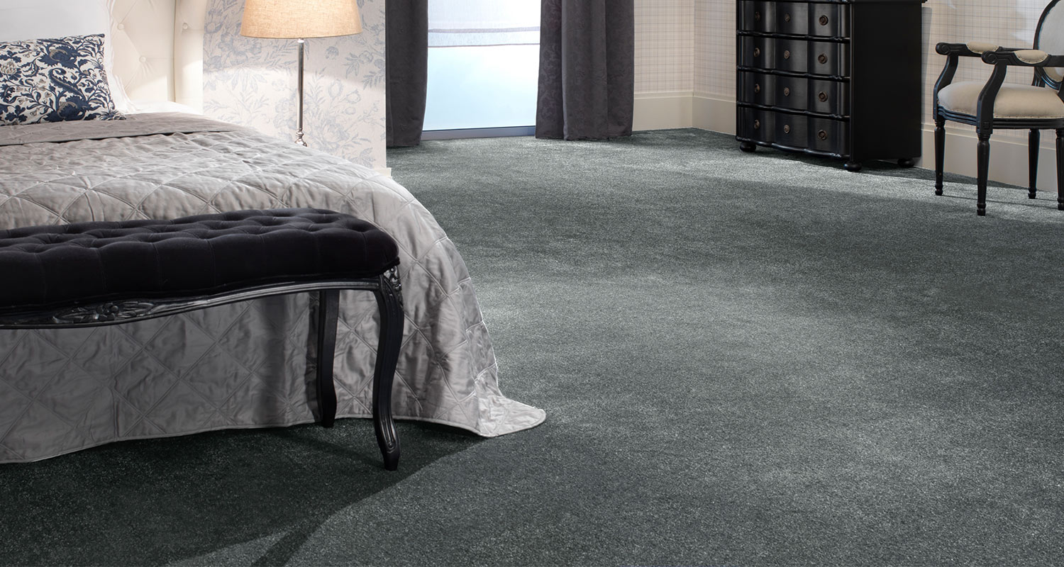 Heltäckningsmatta i sovrum 