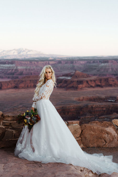Elegant Lace Long Sleeves Mermaid White Long Wedding Dress With Train Dressmeet Com