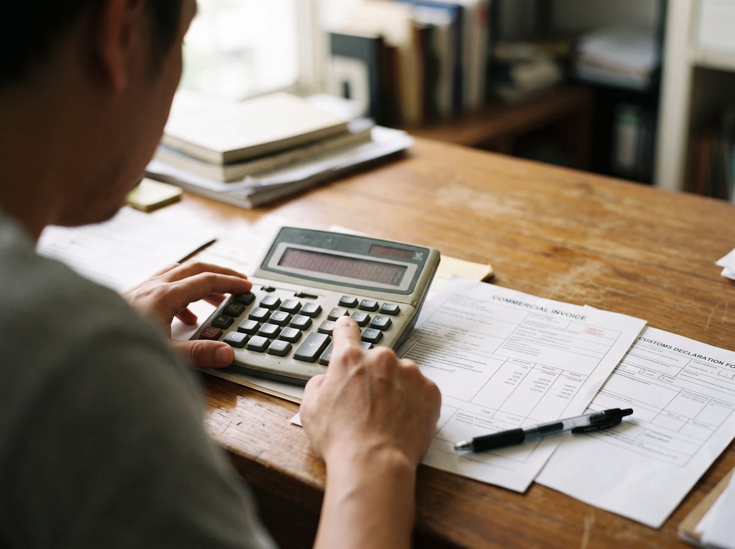 Calculating Customs Fees Using a Commercial Invoice and Customs Declaration