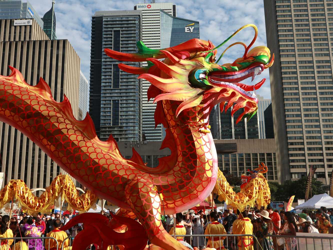 Parade zum chinesischen Neujahrsfest 2024