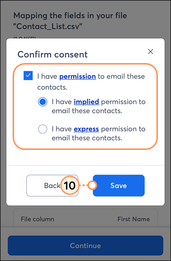 Página de Contactos para web móvil con superposición de Confirmar consentimiento, Opciones de consentimiento y botón Guardar.