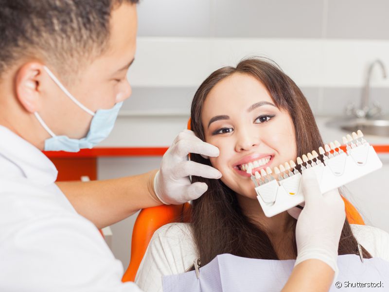 DENTISTA EXPLICA PASO A PASO: CÓMO HACER UN BLANQUEAMIENTO DENTAL CASERO article link