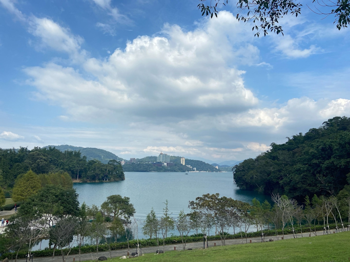 Explore Sun Moon Lake by Bike: A Comprehensive Guide