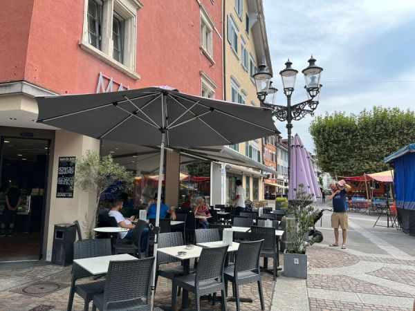 Outdoor seating at Manta Bar.