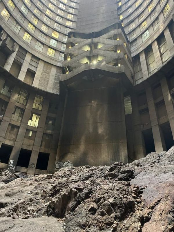 Ground floor of Ponte City.