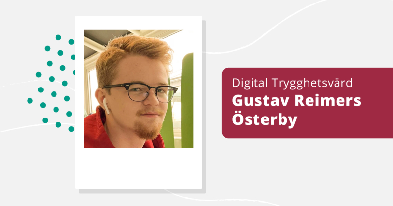 På bilden syns Gustav som är digital trygghetsvärd under Skol-SM i e-sport. Han har röd luvtröja, glasögon och rödlätt skägg.