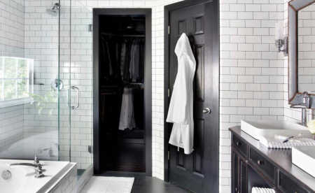Black and White Contemporary Bathroom