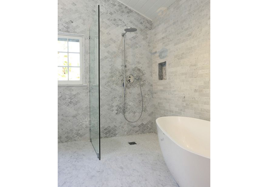 Wet Room with Tub (Vertical)