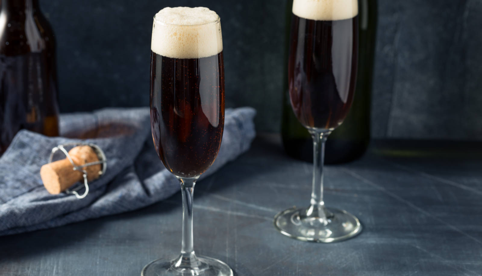 champagne-based cocktails - Black Velvet recipe