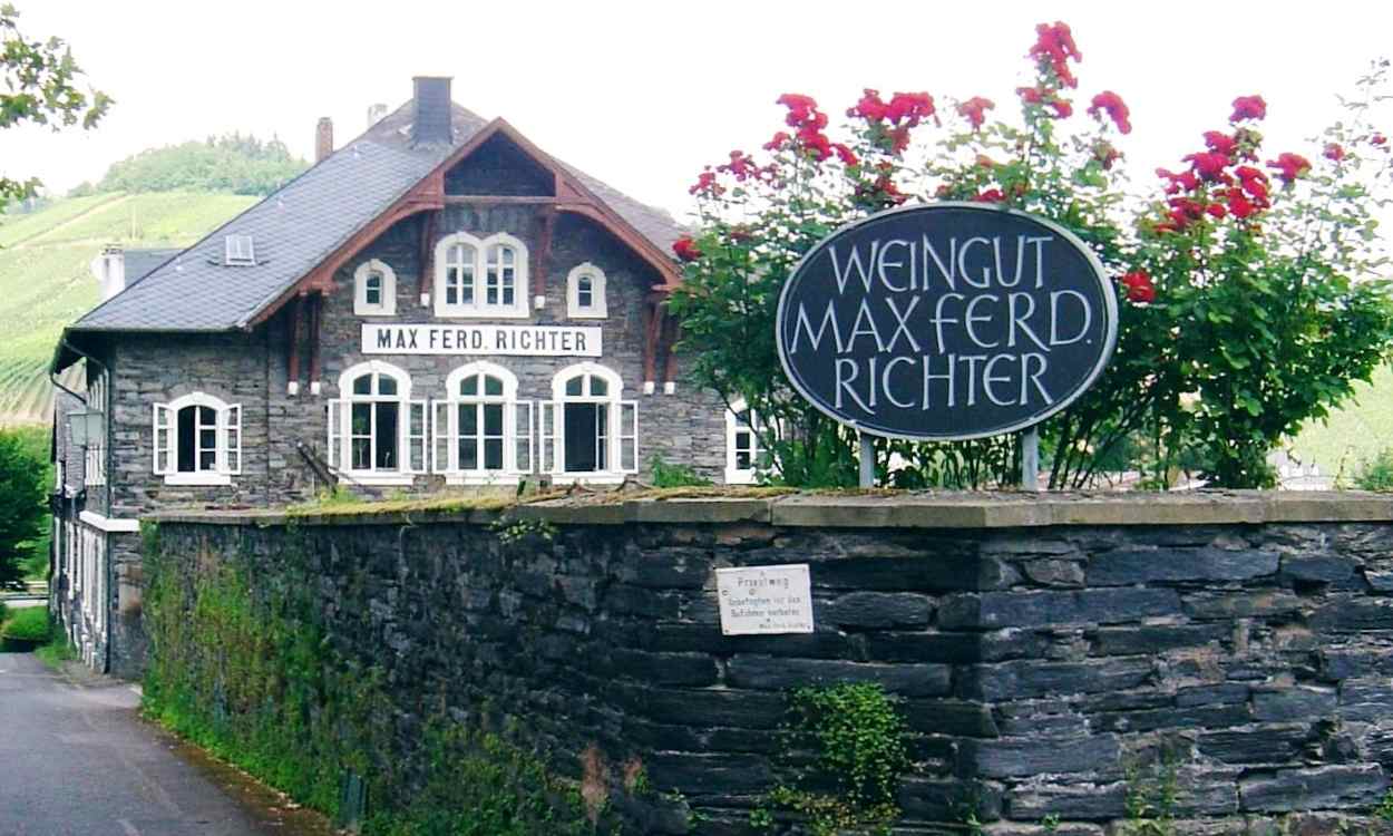 Picturesque traditional German house with a sign reading Weingut Max Ferd Richter