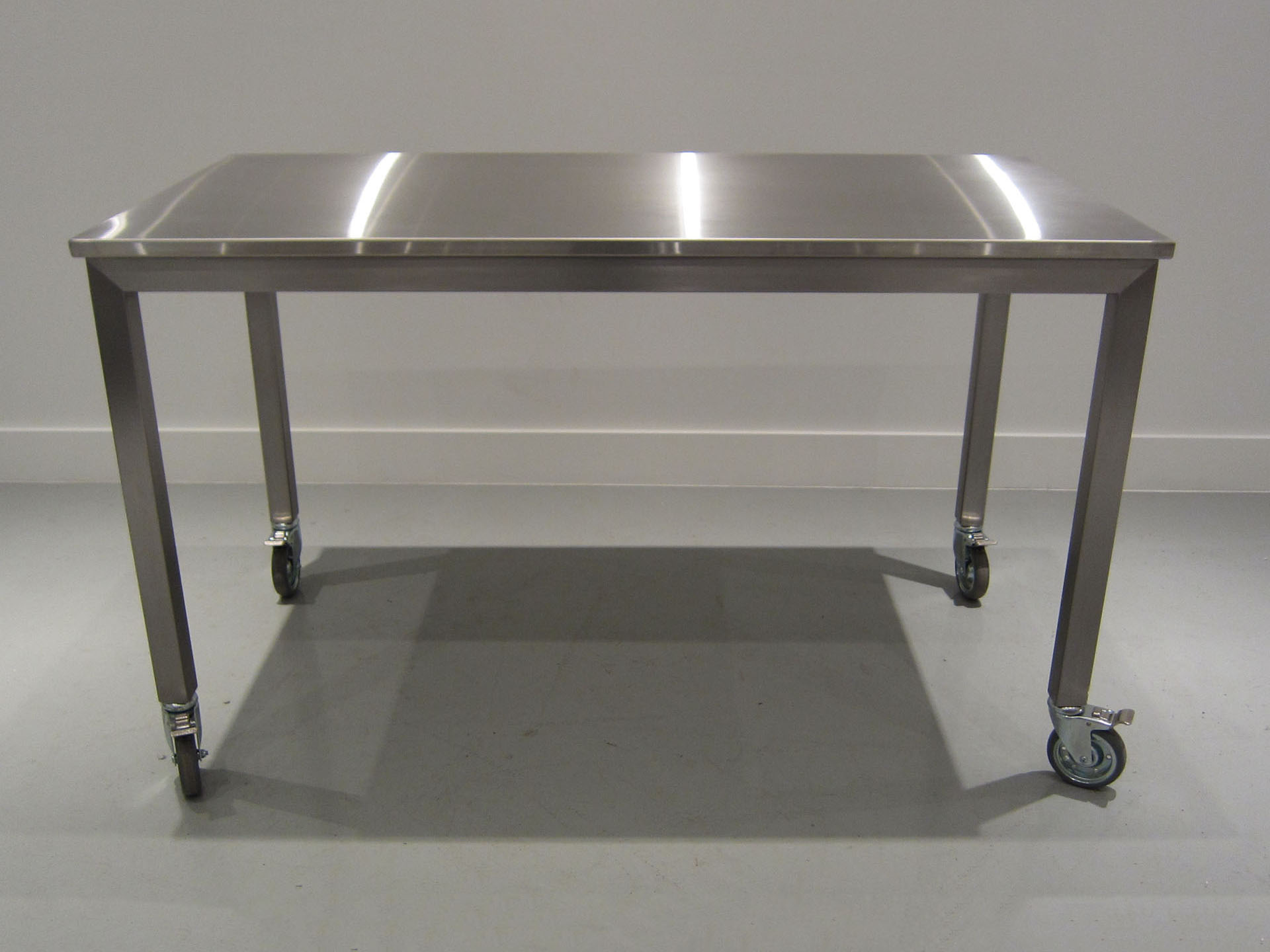 Hightop Work Table Stylegarage