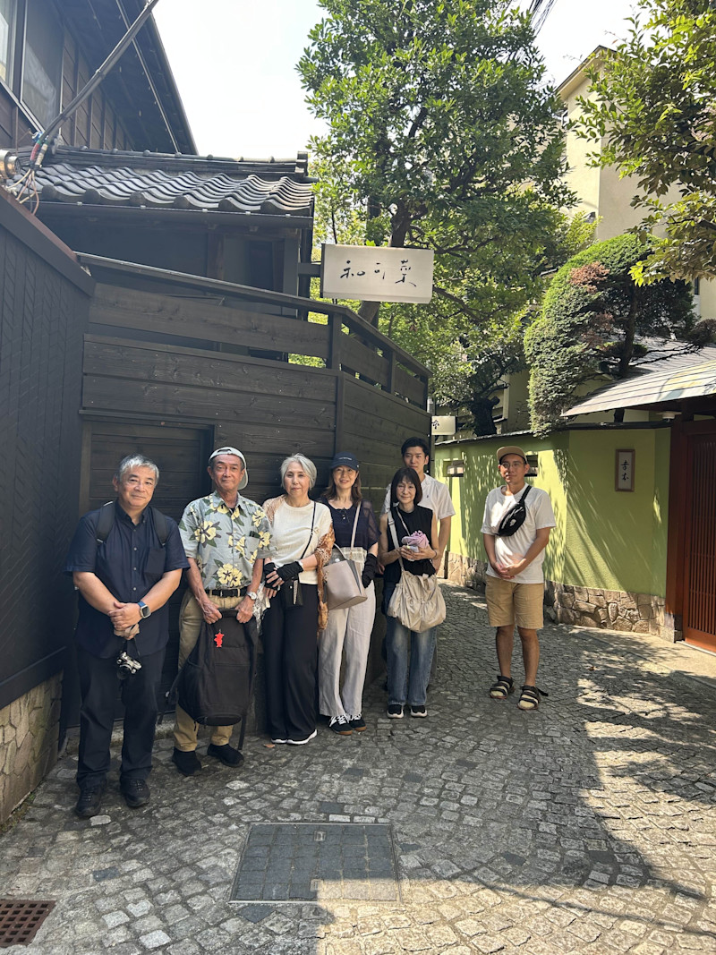 神楽坂で石畳の路地裏にひそむ、粋と甘味を歩く旅｜江戸名代亜門のふっくら鰻重ランチつき【 10/14｜10/22｜11/6｜11/9｜11/11｜11/18｜11/28 】