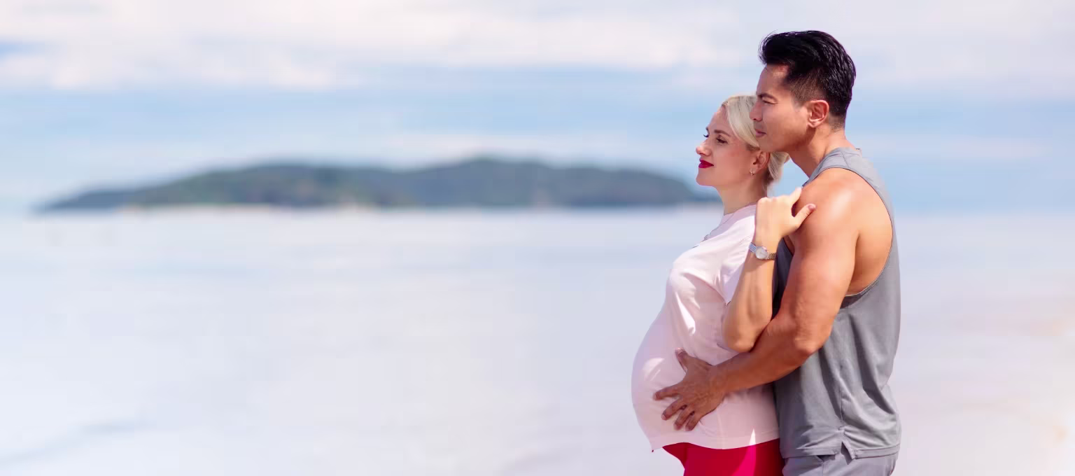 Pareja en babymoon