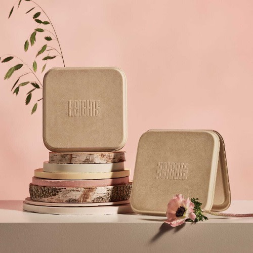 Heights packaging with flowers