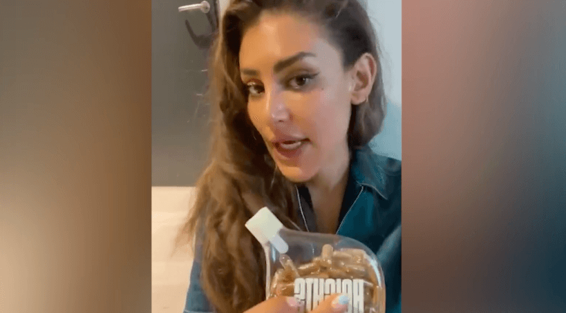Dr Rhona video thumbnail holding the Smart Supplement