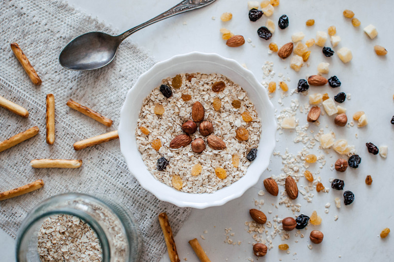 Oatmeal with various nuts and dry fruits