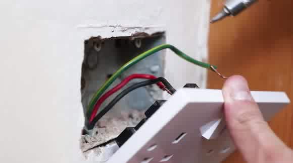 Plug socket installation
