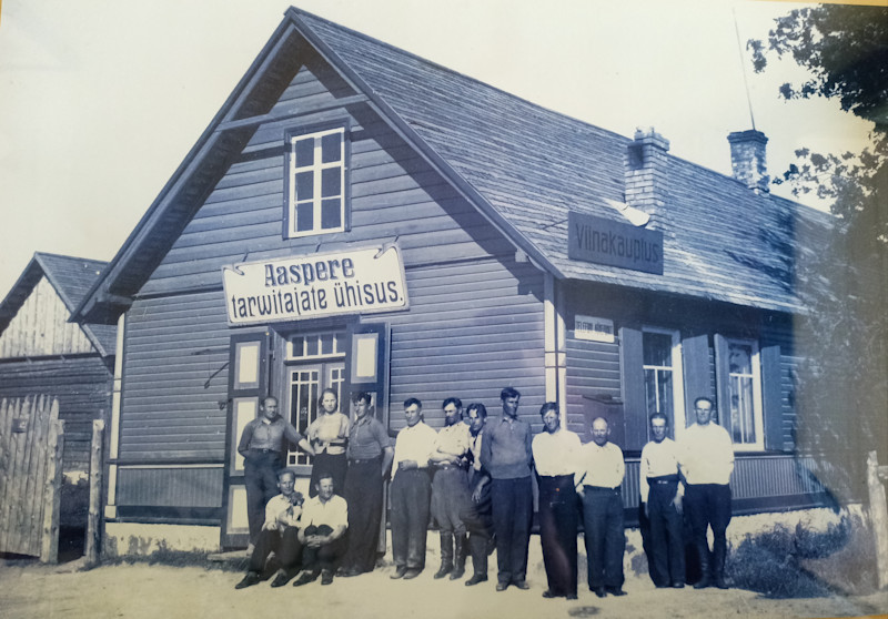 Viinapood, telefoni kõnepunkt ja tapamaja –  külakeskuseks olnud maa pandi oksjonile