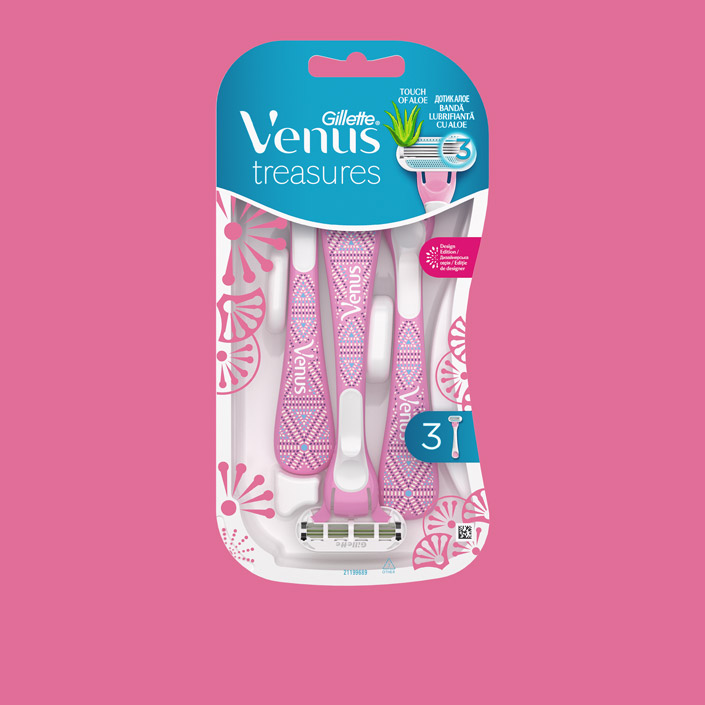 Gillette Venus Treasures Disposable Razor with 3 blades, the package contains 3 disposable razors