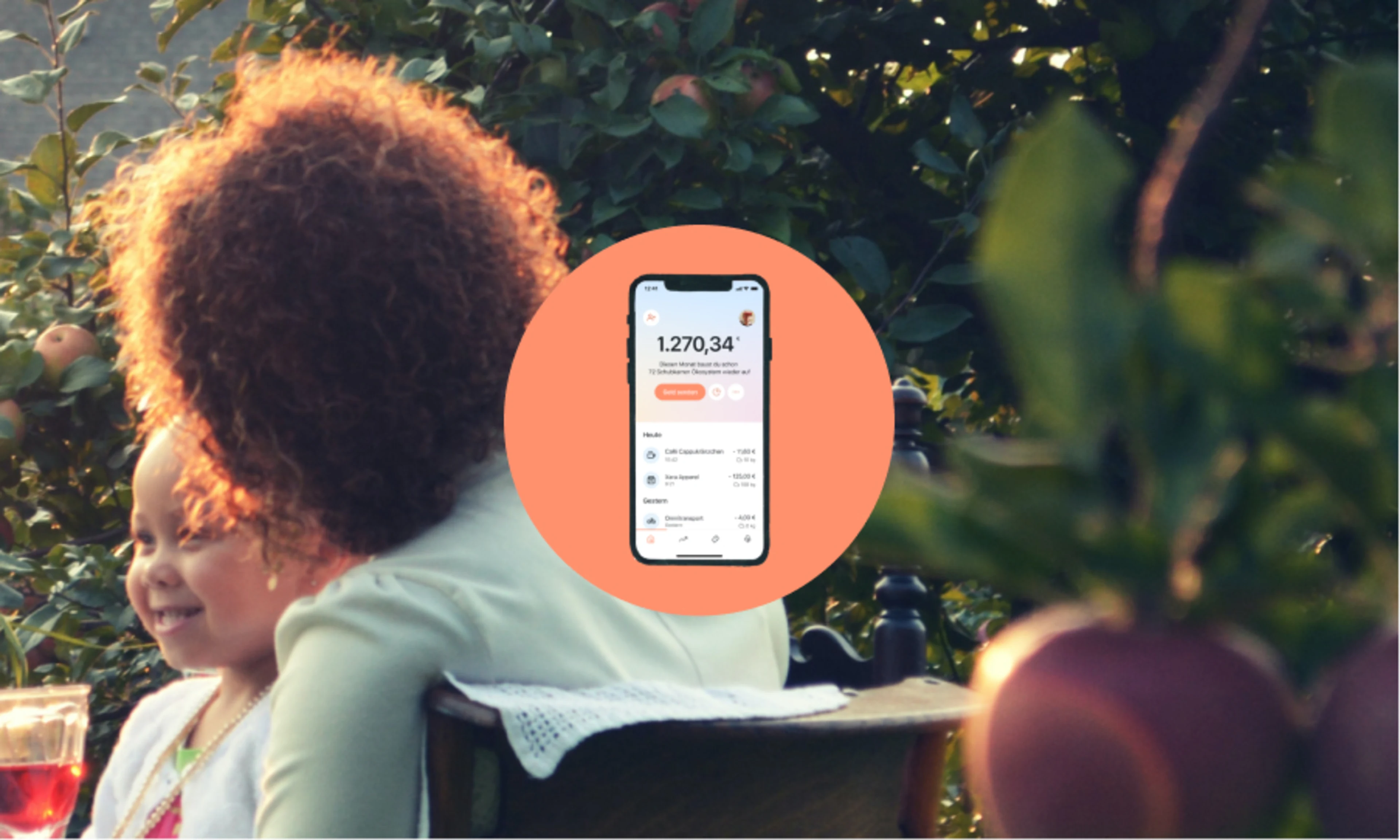 Im Hintergrund einige Menschen und Bäume und im Vordergrund ein Screenshot der Tomorrow App