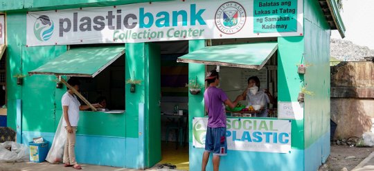 Lokalen Sammelstelle des sozialen Unternehmens „Plastic Bank”