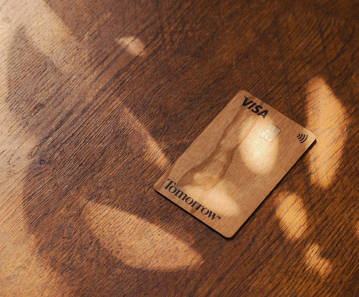 Tomorrow Holz Karte auf Holz Untergrund