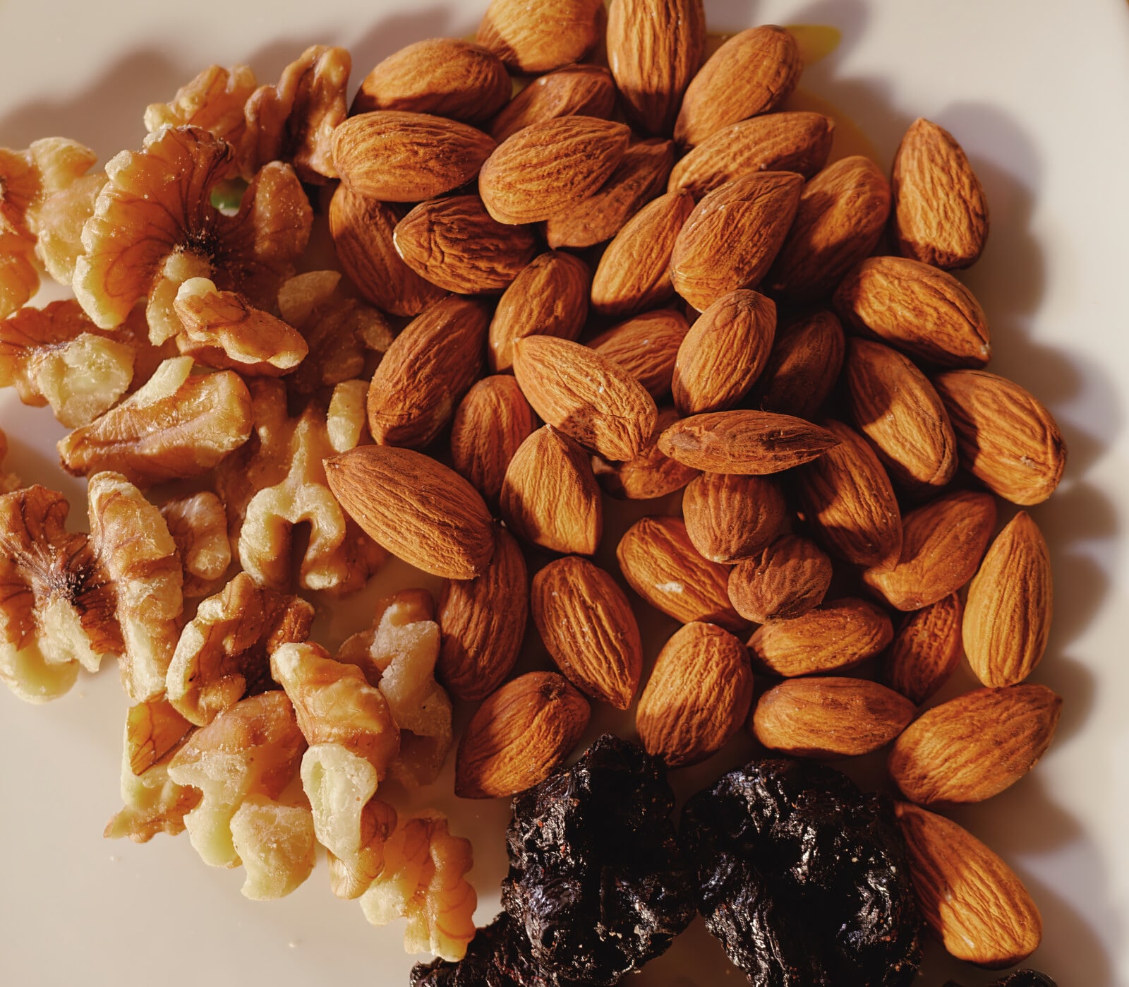 Various types of nuts that are high in magnesium