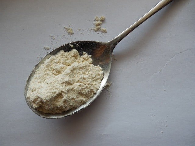 A spoon of collagen powder