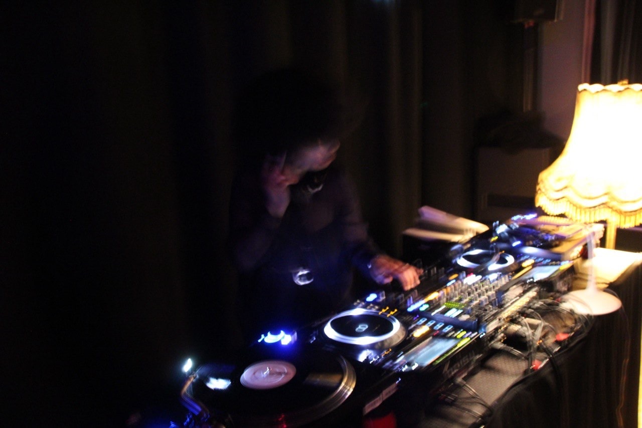 Dimitra Zina invites: Section 4 | Allynx